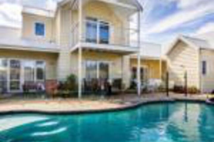 Aspendale VIC Accommodation Port Macquarie