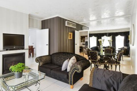 BOUTIQUE STAYS - Brighton Rose - Accommodation Port Macquarie 0