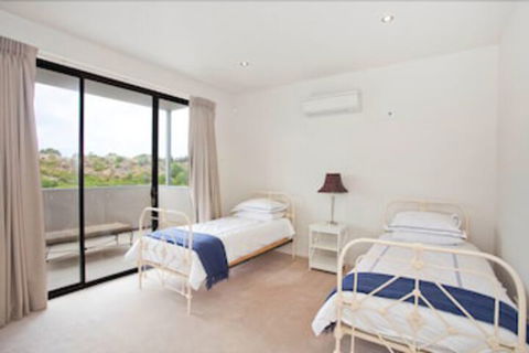 Four Kings Apartments - Accommodation Port Macquarie 7