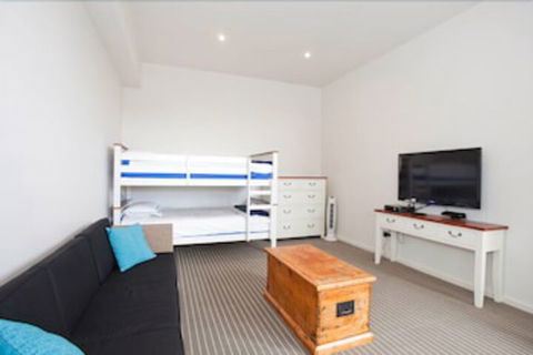 Four Kings Apartments - Accommodation Port Macquarie 5
