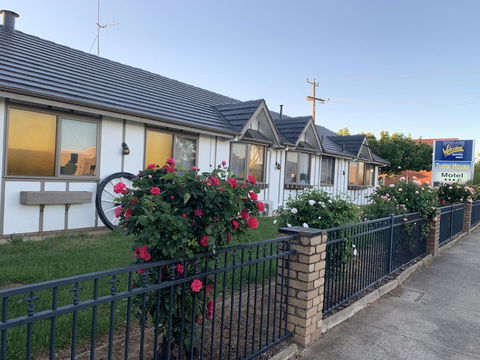 Tudor House Motel - Accommodation Port Macquarie 3