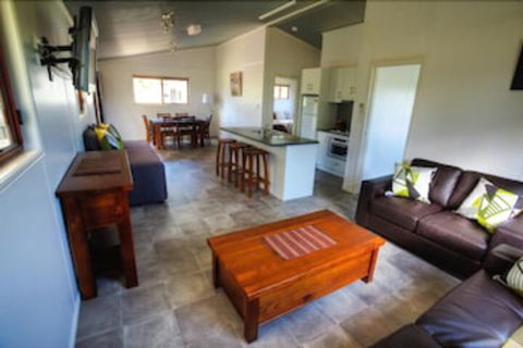Killarney View Cabins & Caravan Park - Accommodation Port Macquarie 0