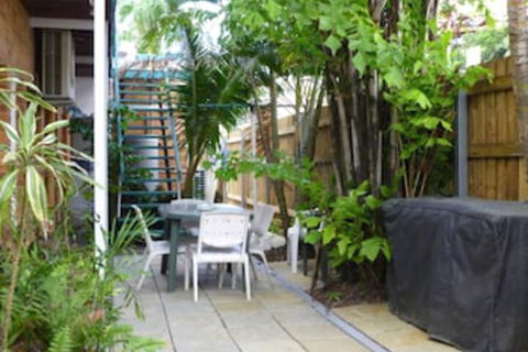 Airlie Court Units - Accommodation Port Macquarie 5