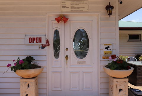 Hilltop On Tamborine - Accommodation Port Macquarie 0