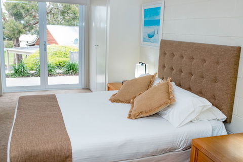 McMillans Of Metung Coastal Resort - Accommodation Port Macquarie 3