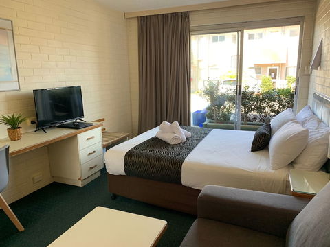 Crest Motor Inn - Accommodation Port Macquarie 6