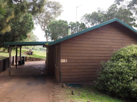 Augusta Sheoak Chalets - Accommodation Port Macquarie 4