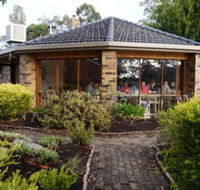 Magdala Motor Lodge  Lakeside Restaurant - Accommodation Port Macquarie