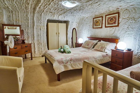 Underground Bed And Breakfast - Accommodation Port Macquarie 2