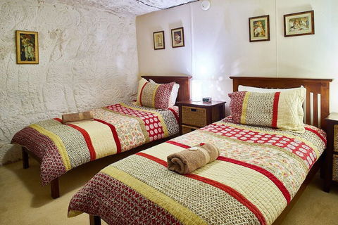 Underground Bed And Breakfast - Accommodation Port Macquarie 6