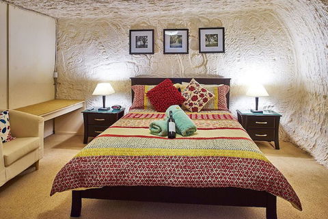 Underground Bed And Breakfast - Accommodation Port Macquarie 3