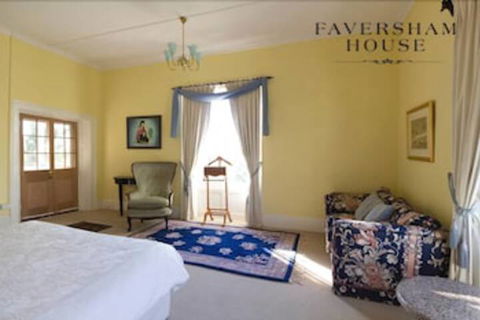 Faversham House - Accommodation Port Macquarie 3