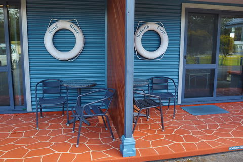 Strahan Bungalows - Accommodation Port Macquarie 4