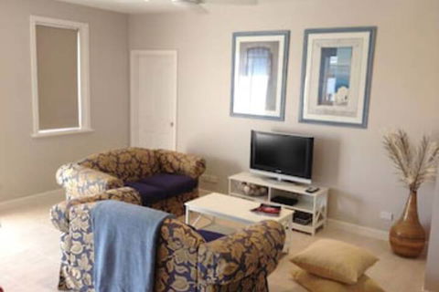 Elandra Holiday Home - Accommodation Port Macquarie 2