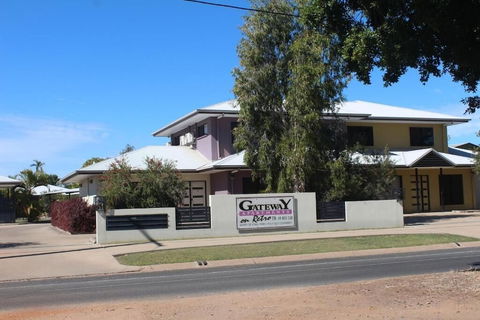 Emerald Western Gateway Motel - Accommodation Port Macquarie 0