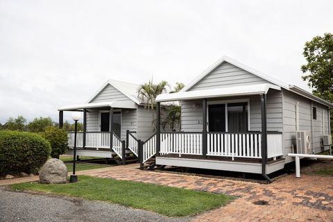 Hotel Settlers - Accommodation Port Macquarie 3