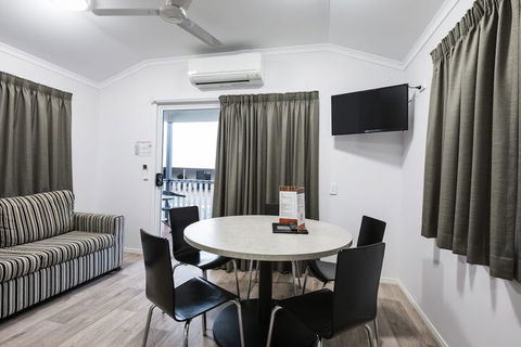 Hotel Settlers - Accommodation Port Macquarie 6