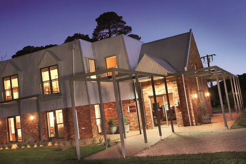 Cleveland Winery - Accommodation Port Macquarie 1