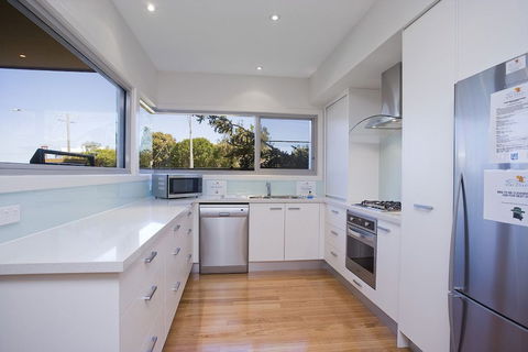 Two Bays Apartments - Accommodation Port Macquarie 6