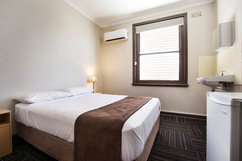 Toongabbie Hotel - Accommodation Port Macquarie 2