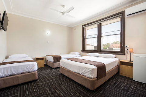 Toongabbie Hotel - Accommodation Port Macquarie 4