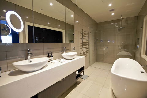 Lorne Hotel - Accommodation Port Macquarie 4