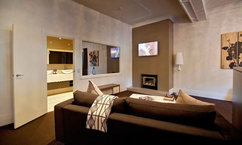 Lorne Hotel - Accommodation Port Macquarie 1