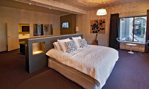 Lorne Hotel - Accommodation Port Macquarie 0