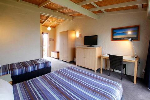 Torquay Hotel / Motel - Accommodation Port Macquarie 3