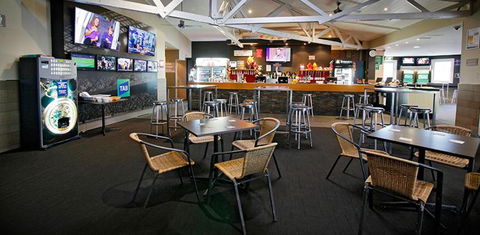 Torquay Hotel / Motel - Accommodation Port Macquarie 6