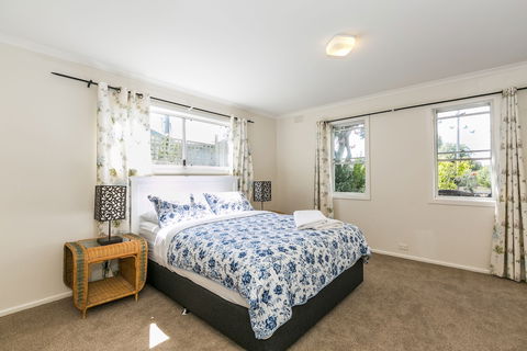 Beachfront Cottages Torquay - Accommodation Port Macquarie 4