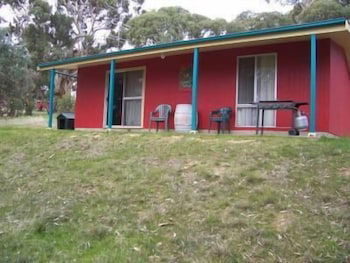 Clare Valley Cabins - Accommodation Port Macquarie 0