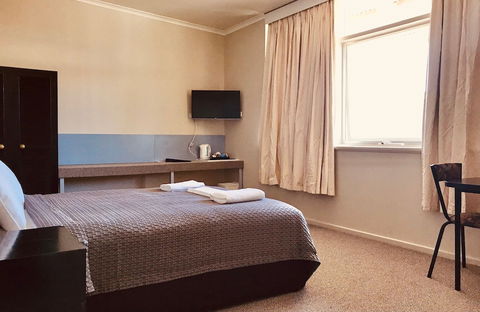 Highway One Ceduna - Accommodation Port Macquarie 4