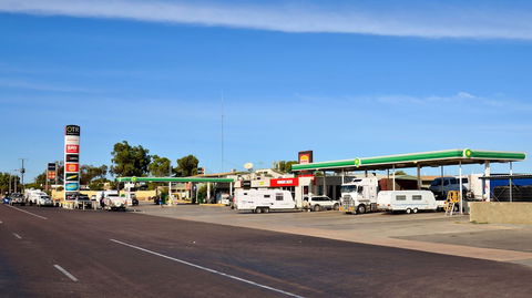 Highway One Ceduna - Accommodation Port Macquarie 2