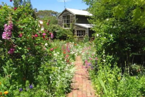 Braeside Mt Macedon Country Retreat & Bed & Breakfast - Accommodation Port Macquarie 0