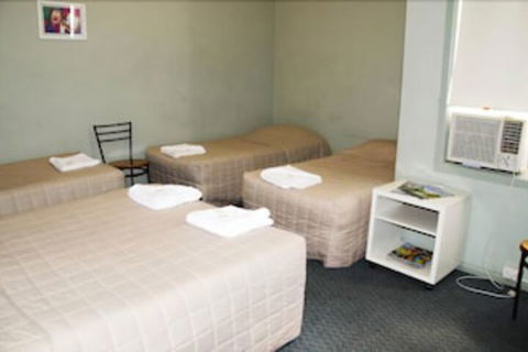 Imperial Hotel Cowra - Accommodation Port Macquarie 3