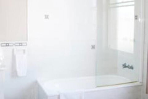 Imperial Hotel Cowra - Accommodation Port Macquarie 4
