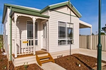 Werribee Short Stay Villas & Accommodation - Accommodation Port Macquarie 6