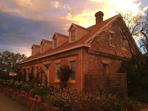 The Racecourse Inn - Accommodation Port Macquarie 1
