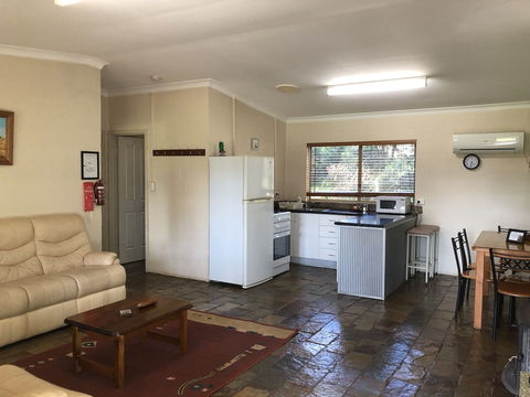 Country Cottages Of Bridgetown - Accommodation Port Macquarie 3