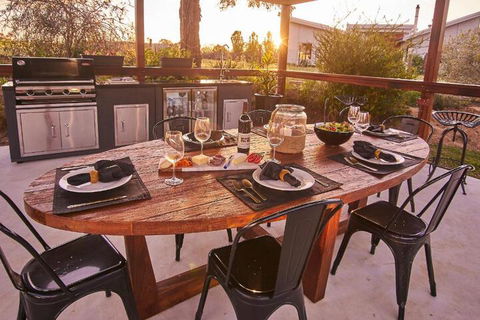 Barossa Elegance - Accommodation Port Macquarie 2
