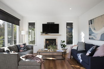 Azure - Accommodation Port Macquarie 0