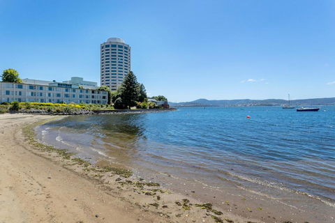 Reflections On The Bay - Accommodation Port Macquarie 6