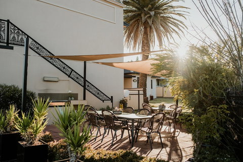 Inverell Terrace Motor Lodge - Accommodation Port Macquarie 2