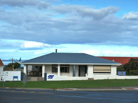 Salty Air Apartments Kingscote Kangaroo Island - Accommodation Port Macquarie 4
