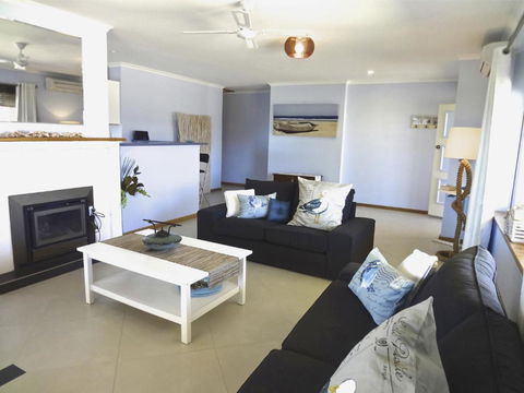 Salty Air Apartments Kingscote Kangaroo Island - Accommodation Port Macquarie 1