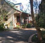 Ballarat cottages incorporating yarrowee cottage  Admirals cottage