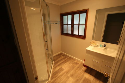 Cedar Cottages Blackmans Bay - Accommodation Port Macquarie 4