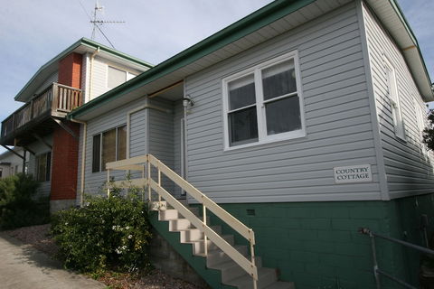 Cedar Cottages Blackmans Bay - Accommodation Port Macquarie 0