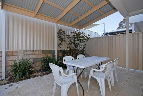 The Block Views Apartments Victor Harbor - Accommodation Port Macquarie 6